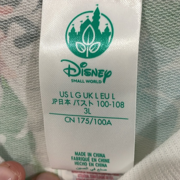 NWT Disney Hawaiian long sleeve - Picture 2 of 4